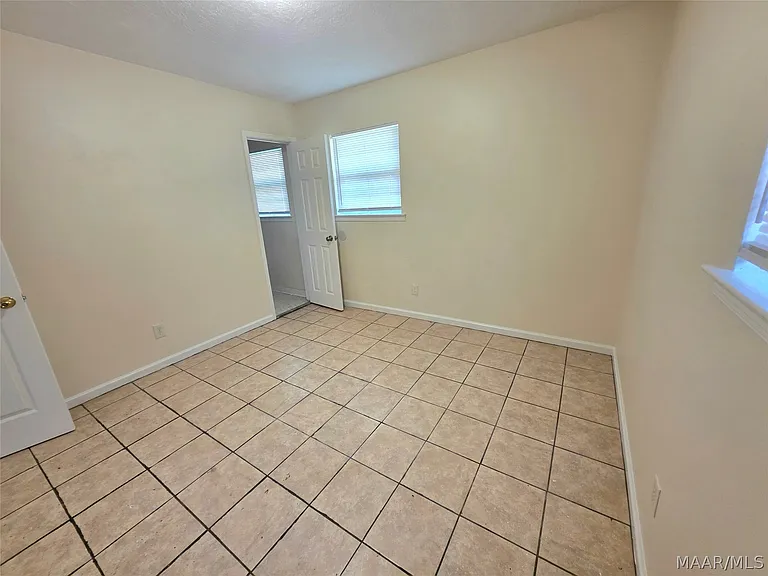 408 Briarbrook Dr — Photo 3