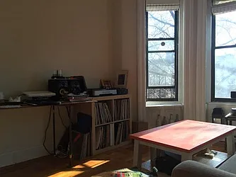 Rented by Rapid Realty Cobble Hill