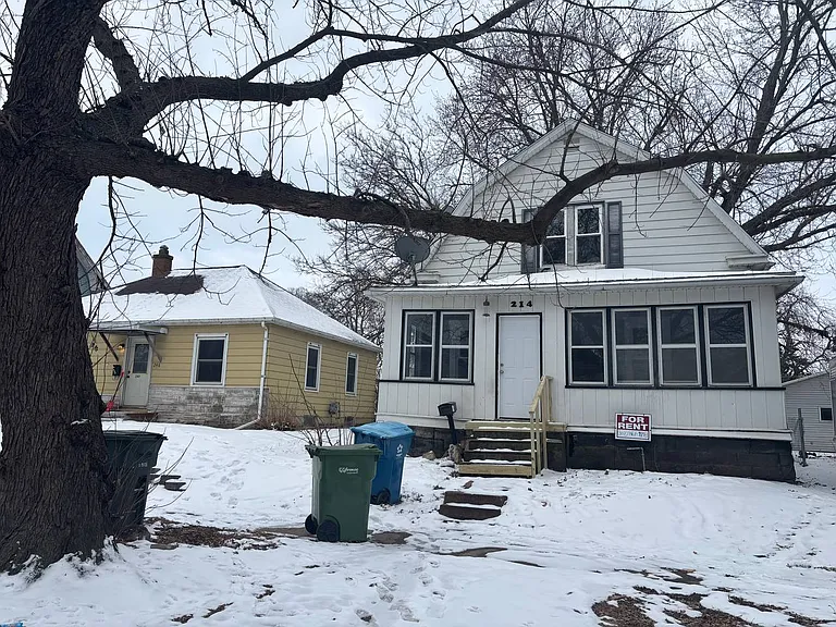 214 Denver St — Photo 1