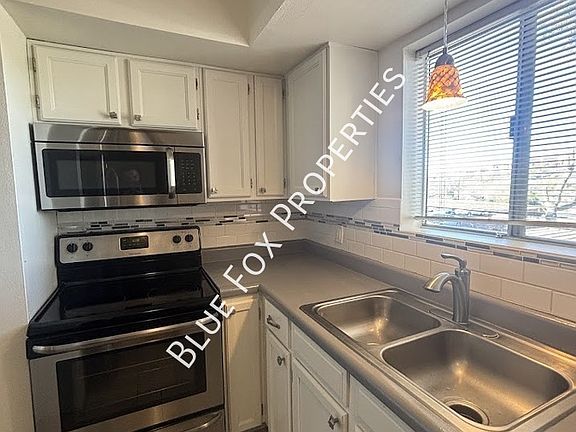 3rd image of 2601 W Broadway Blvd