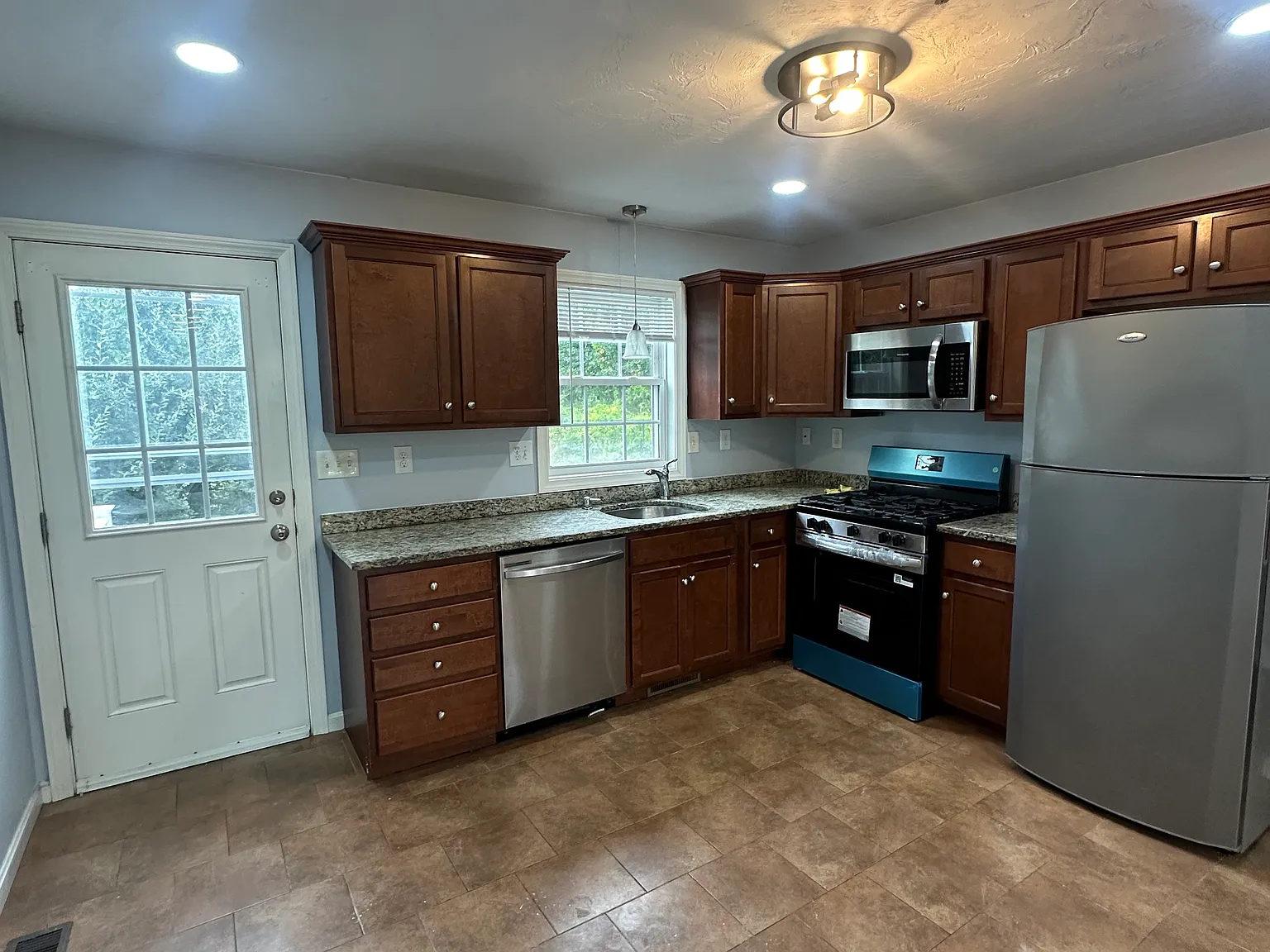 2 bed, 1288 sqft, $2,900 — Photo 3