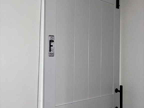 3rd image of 2827 E 5th Ave Room F