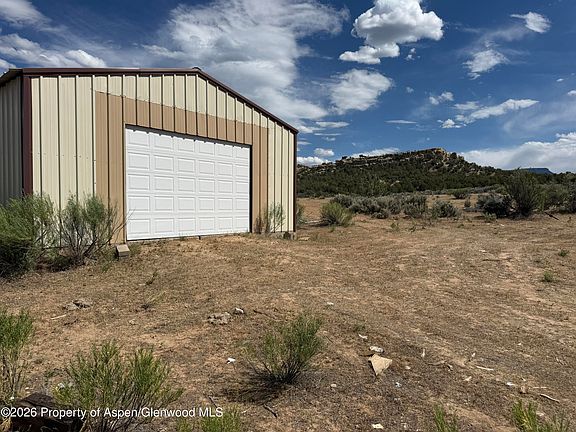 2nd image of 4530 Horse Canyon Rd