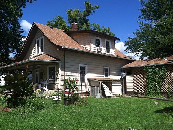 2nd image of 810 Avalon St.