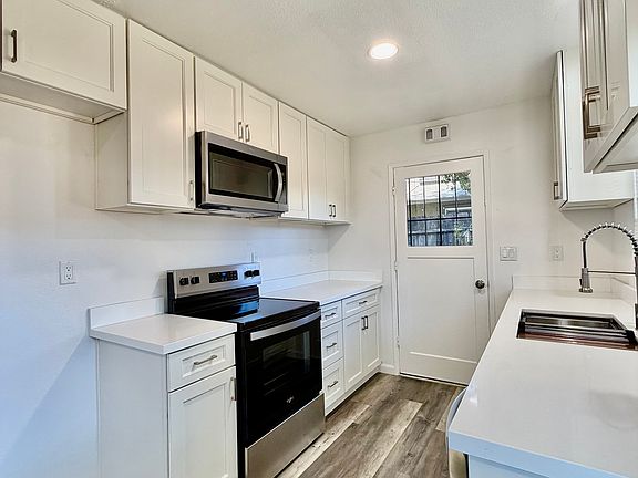 5th image of 1819 Bradford Ct