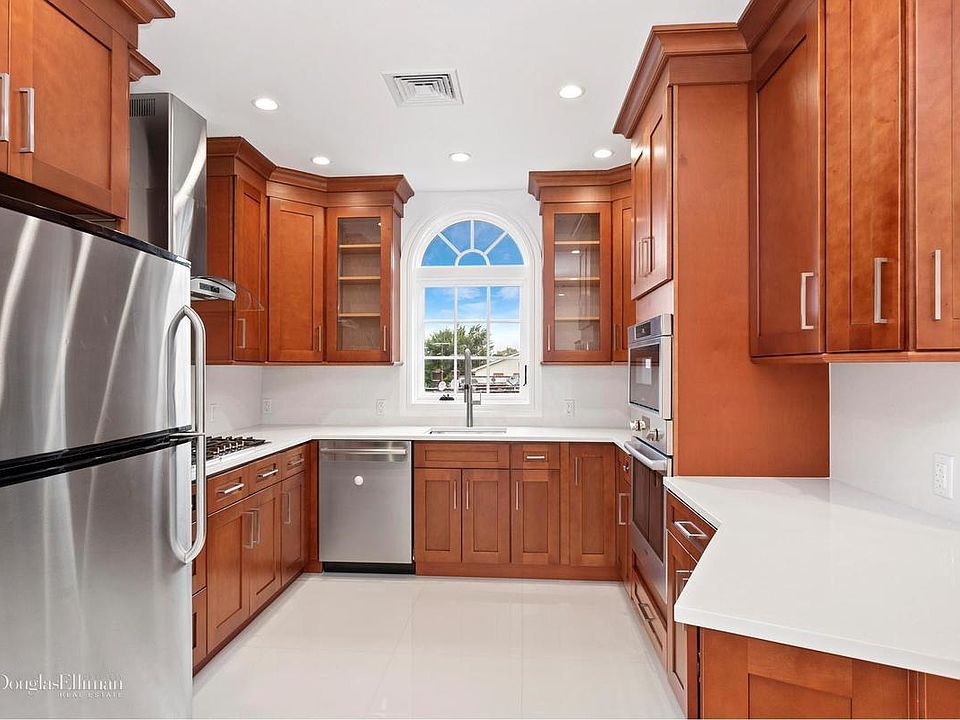 1st image of 1588 E 58th St #2