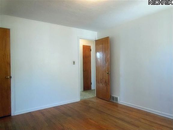 4th image of 20811 Northwood Ave