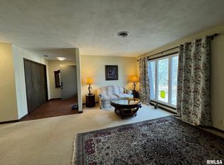 3388 37th Ave #3, Moline, IL 61265