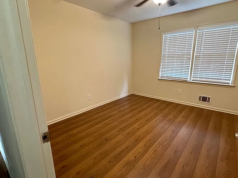 759 Mockingbird Ln #200 — Photo 8