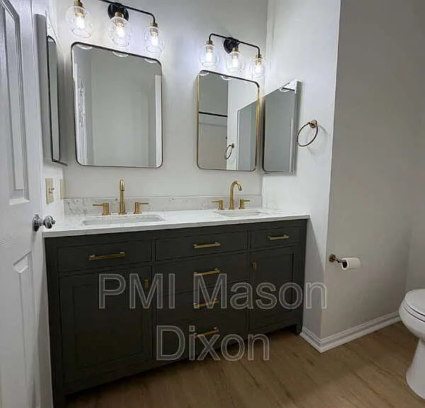 2404 Sandwich Ct — Photo 11