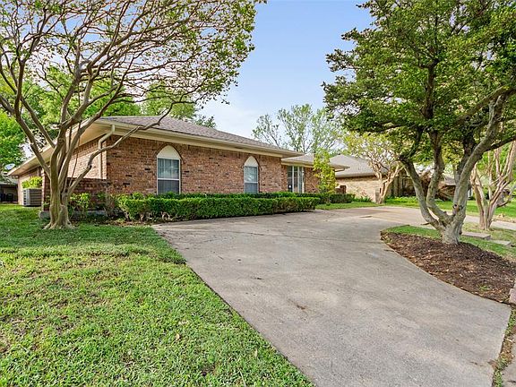 2nd image of 817 Meadow Gate Dr
