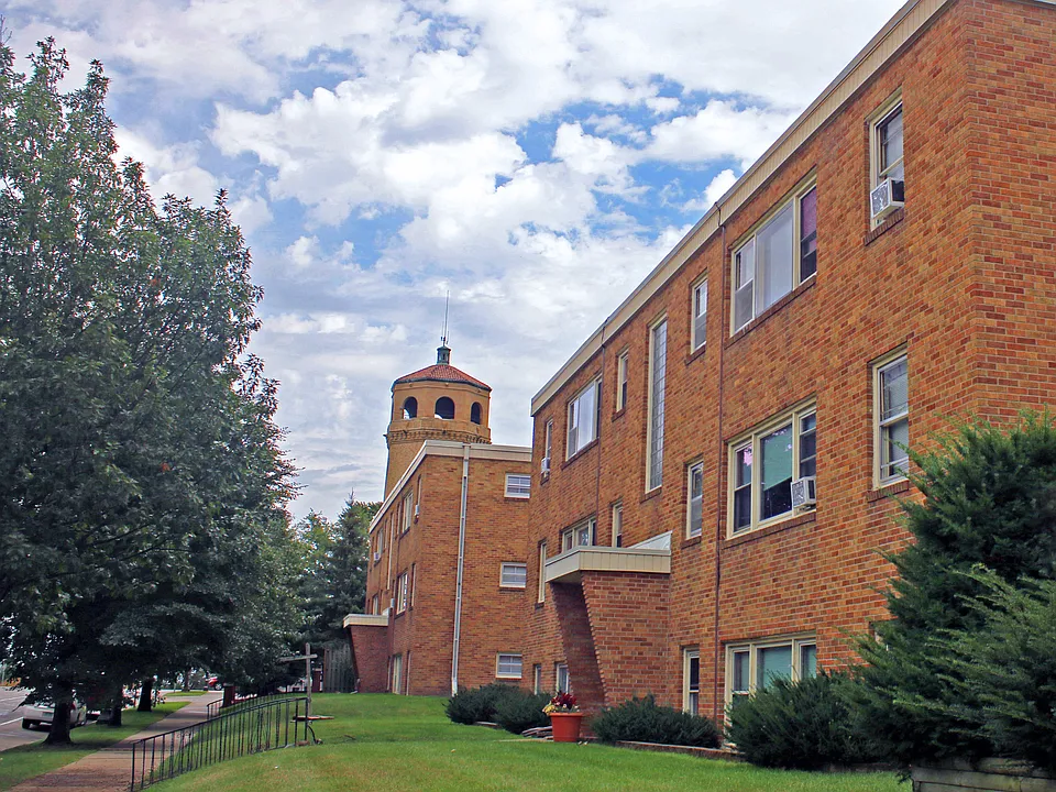 Highland Towers Apartments