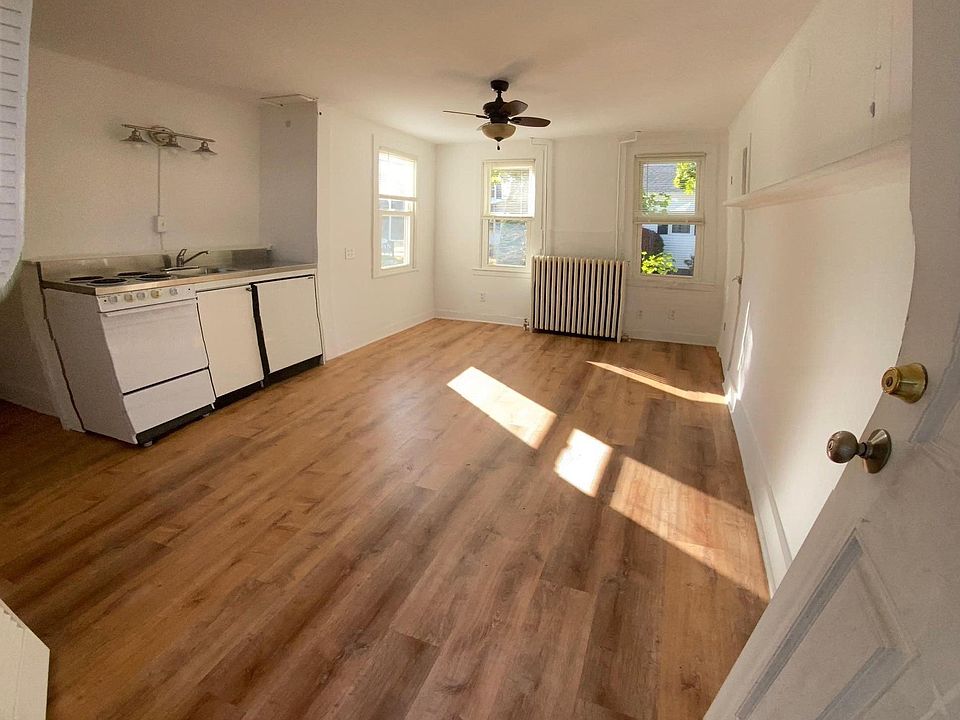 2nd image of 831 Boston Post Rd #1