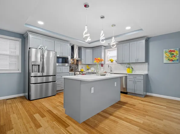 9 Quebec St, Springfield, MA 01151