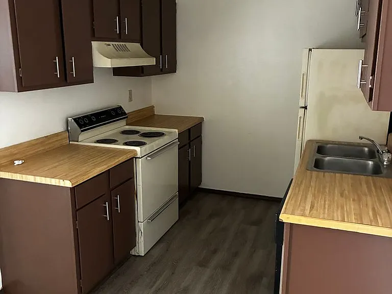 Avendale Pointe Apartments — Photo 16