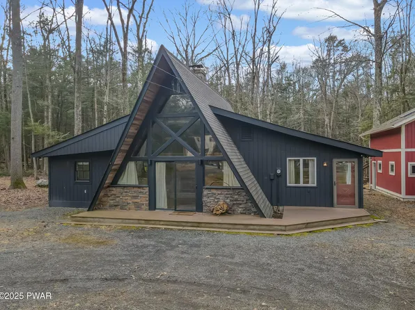 125 Colony Cove East Dr, Tafton, PA 18464