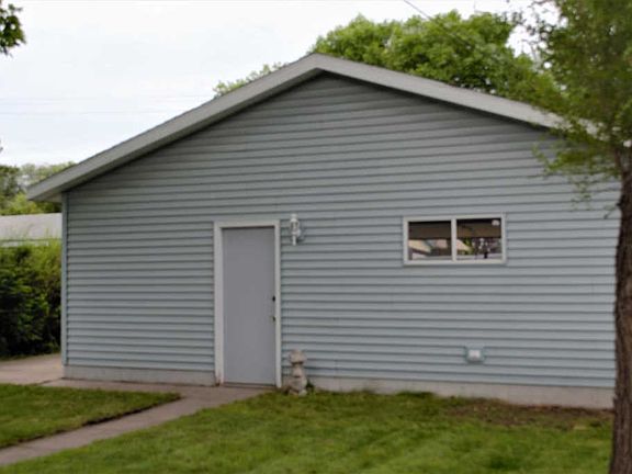 4th image of 205 25th Ave N