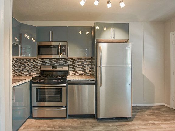 1839 Arapahoe Unit 1 Kitchen