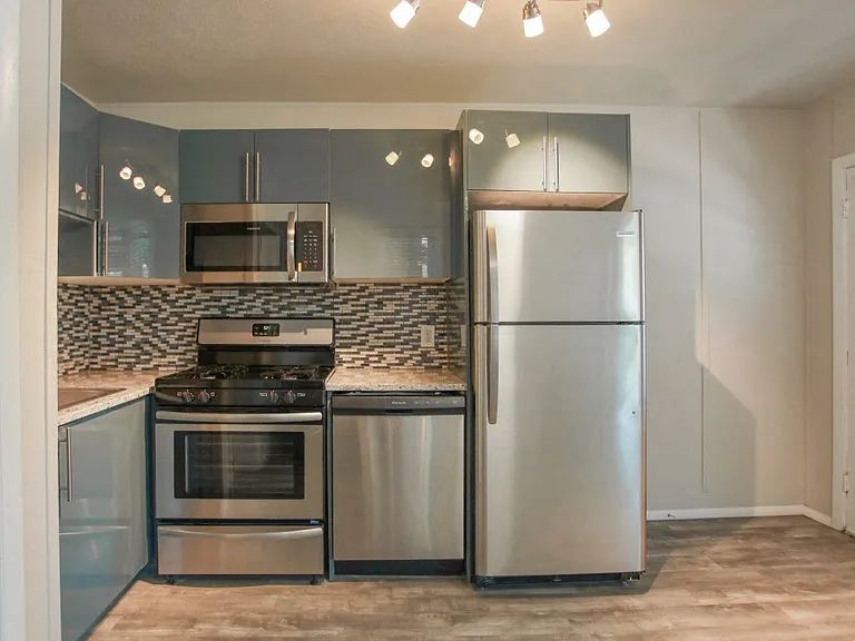 1839 Arapahoe Unit 1 Kitchen