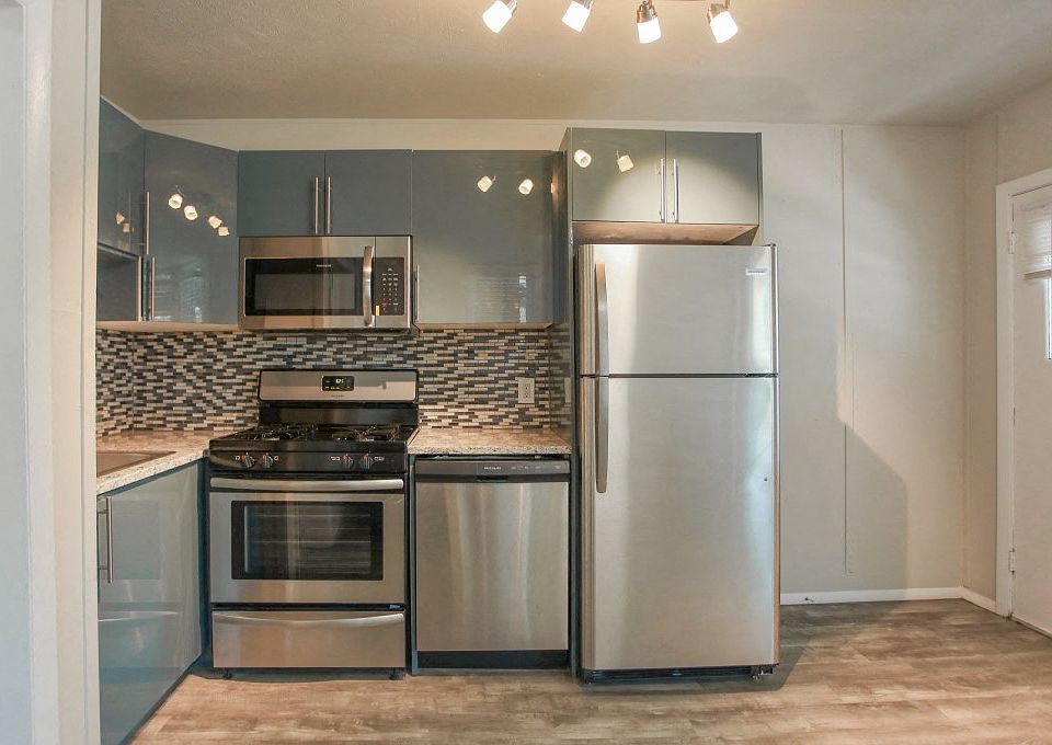 1839 Arapahoe Unit 1 Kitchen