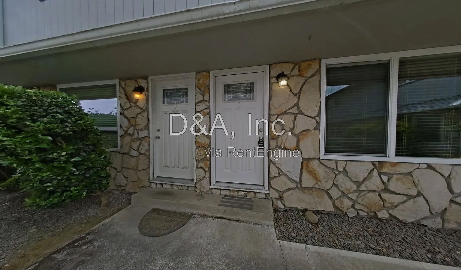 2 bed, 1.0 bath, 816 sqft, $1,595 — Photo 1