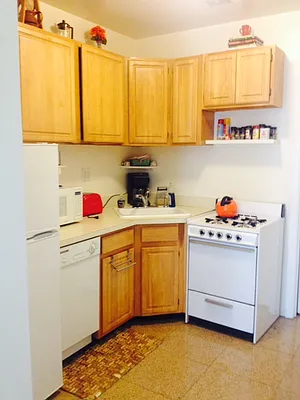 Rented by Prospect Equities Real Estate Corp | media 9