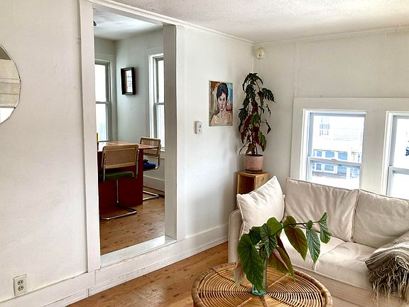 4th image of 450 Washington Street