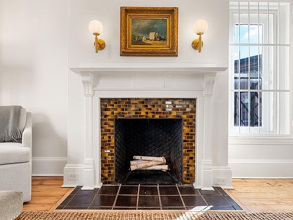 5th image of 1874 Beacon St APT 4