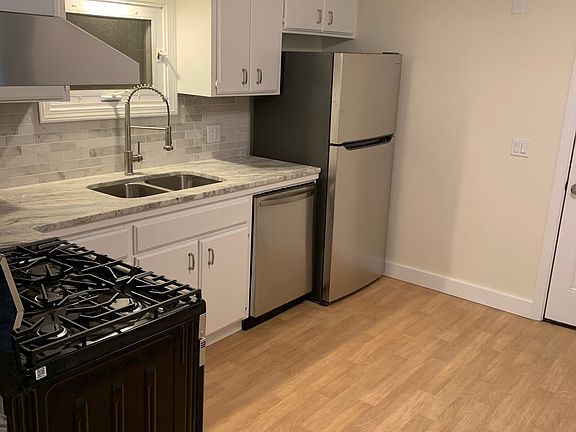 3rd image of 360 Brown St #1