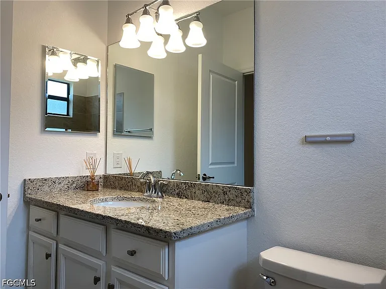 14662 Cantabria Dr — Photo 45