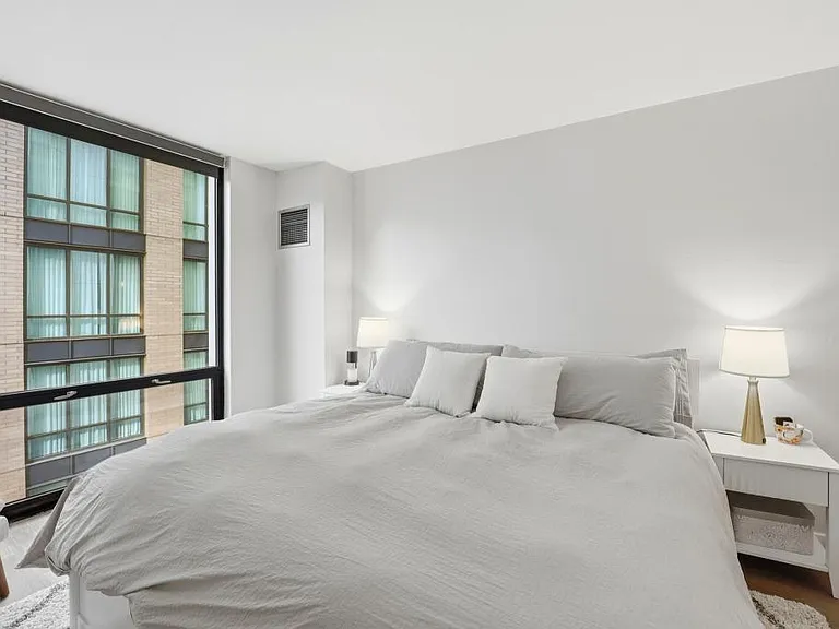 1625 Larimer St #1001 — Photo 29