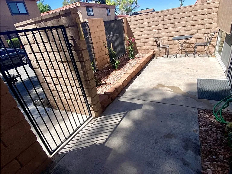311 Brookside Ln #B — Photo 16