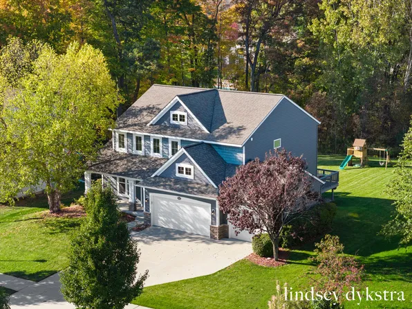 9545 Sunset Ridge Dr NE, Rockford, MI 49341