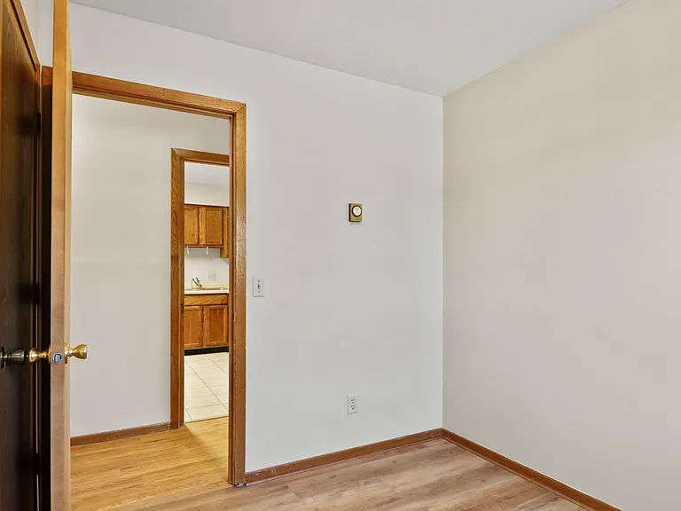 114 W Grant St #2 — Photo 8