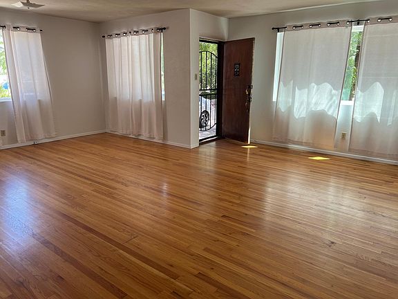 4th image of 1337 Columbia Dr NE