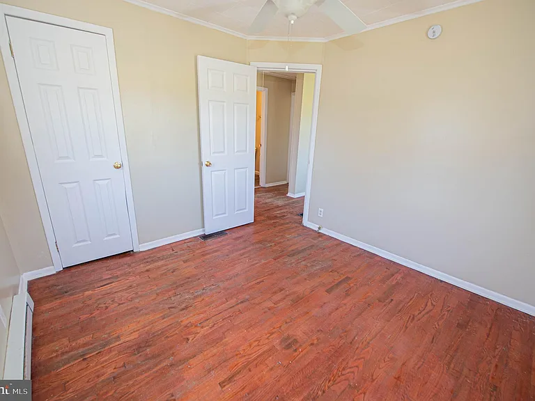 602 E Main St — Photo 46