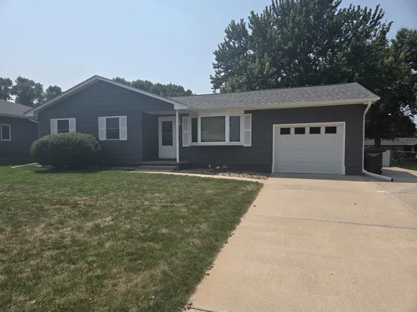 1009 Brentwood Ave, Hastings, NE 68901