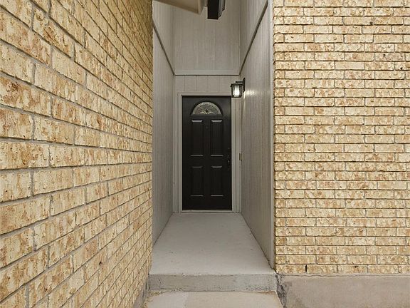 5th image of 708 Greenwich Pl