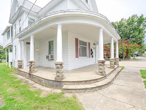 3rd image of 133 North St #A
