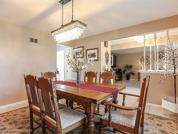 4th image of 15543 Catalina Ct