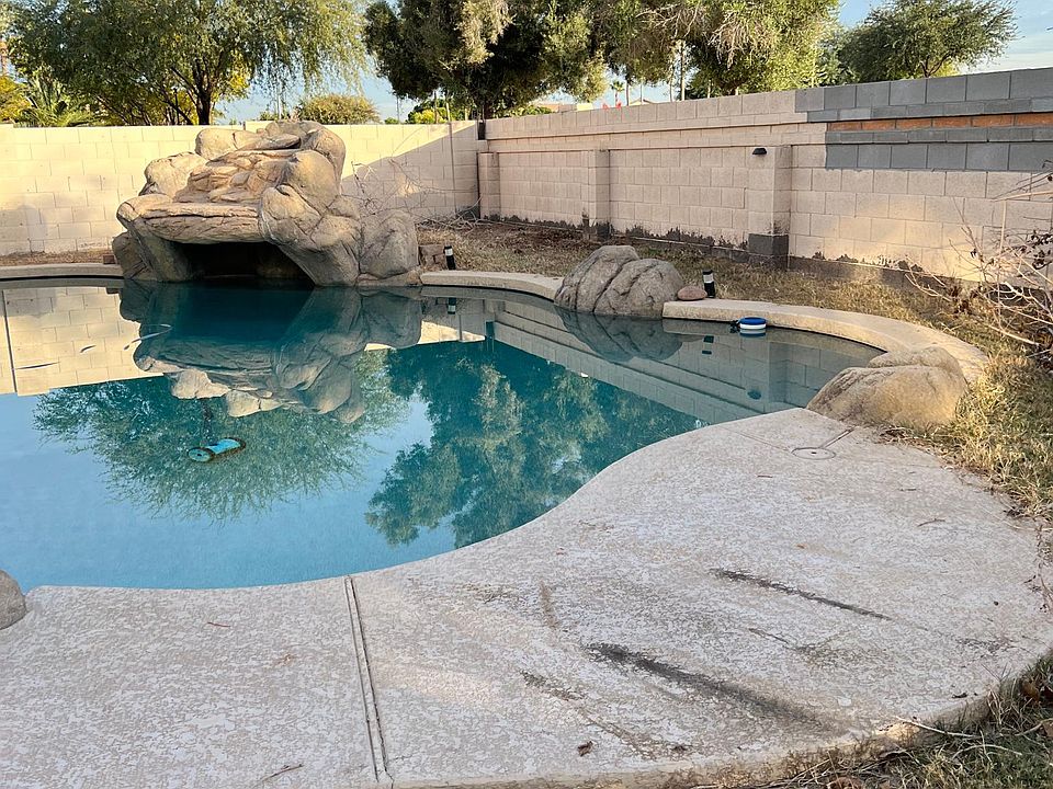 Exquisite Pool.