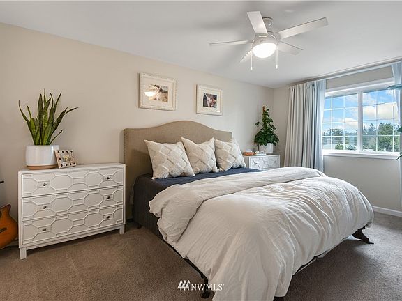 4th image of 11818 226th Avenue Ct E