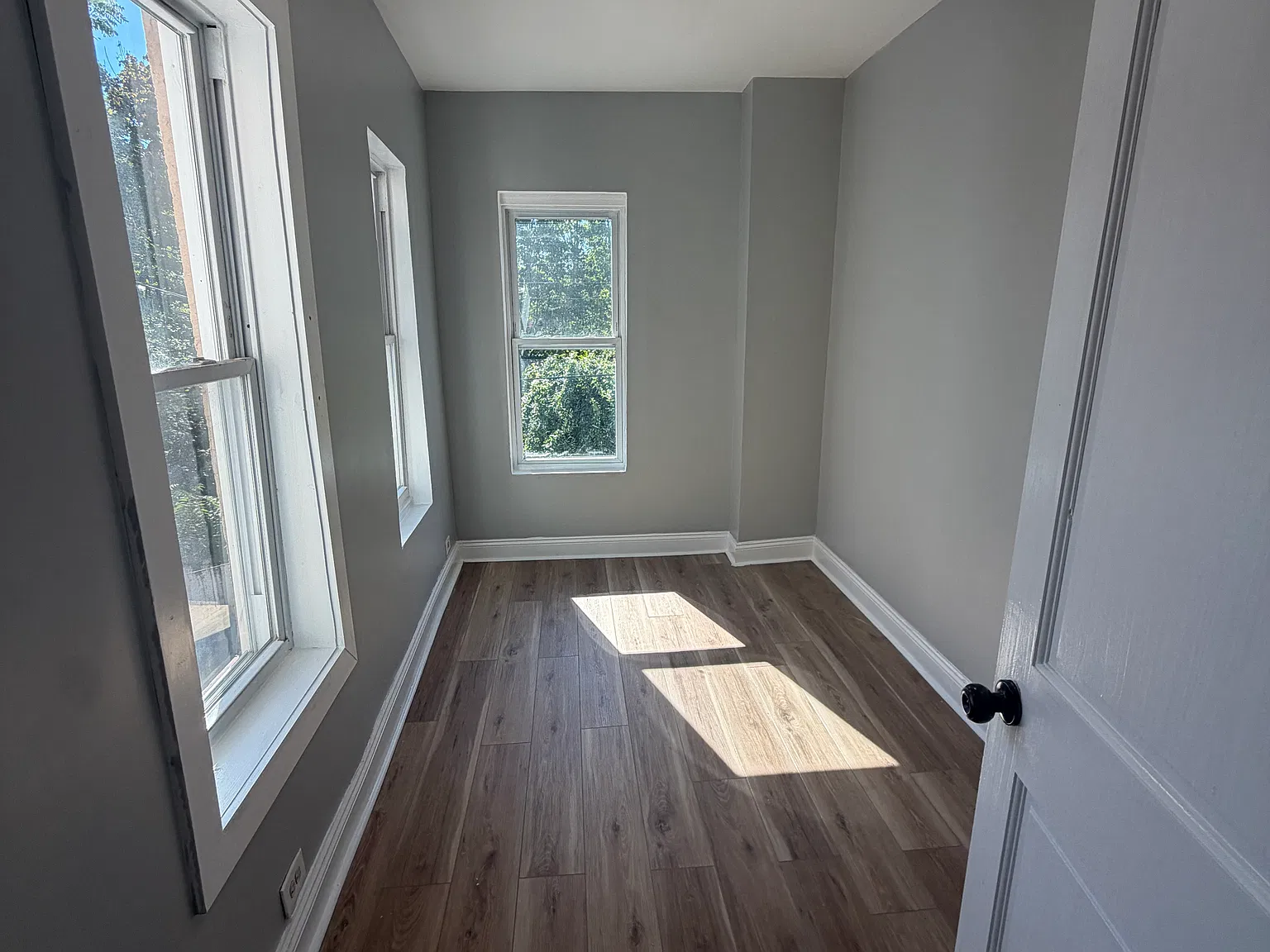 3 bed, 1.5 bath, 1051 sqft, $1,525 — Photo 3