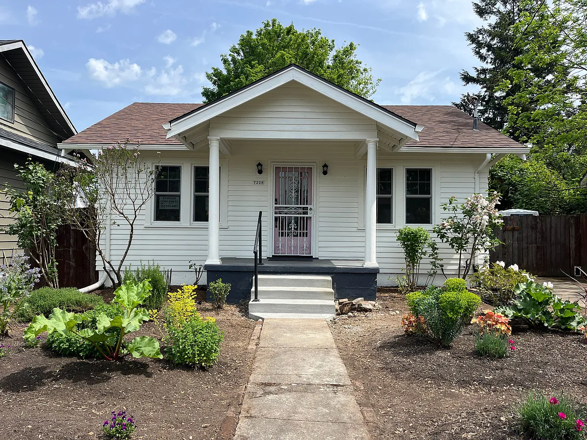 Building Photo - 7228 N Villard Ave #A