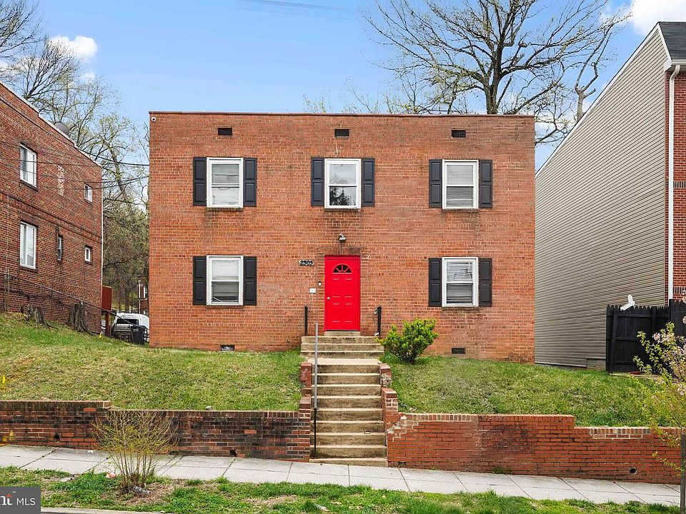 1st image of 2303 S St SE