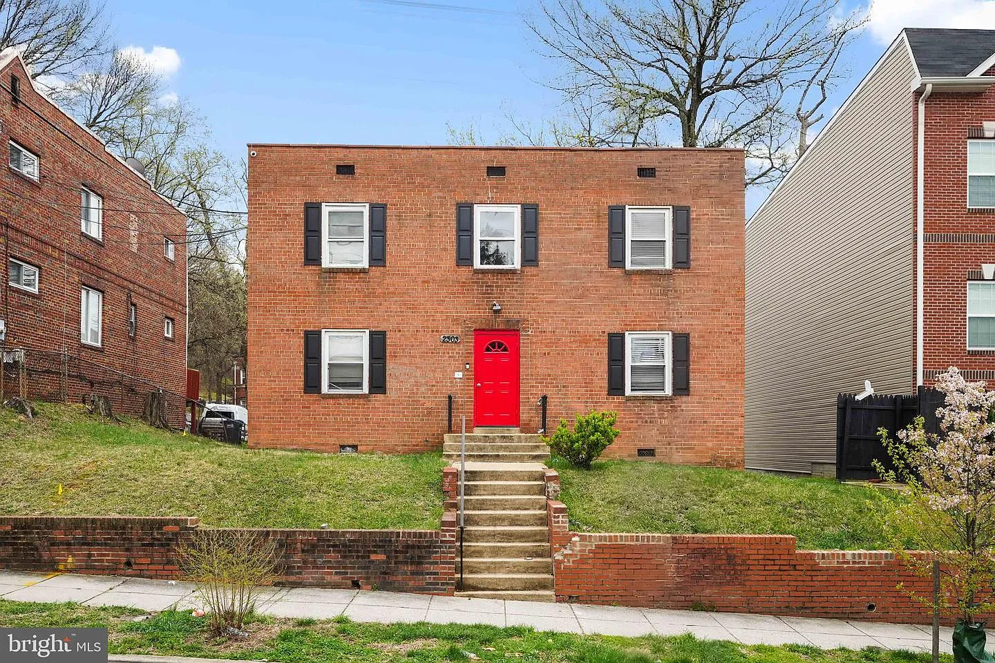 2303 S St SE photo 1