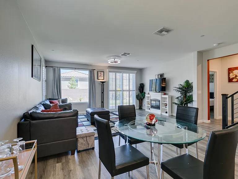 3496 Calentina Ave — Photo 10