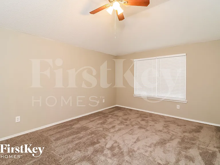 729 Ridge Top Dr — Photo 9