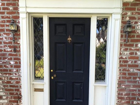 2nd image of 237 S Carmelina Ave