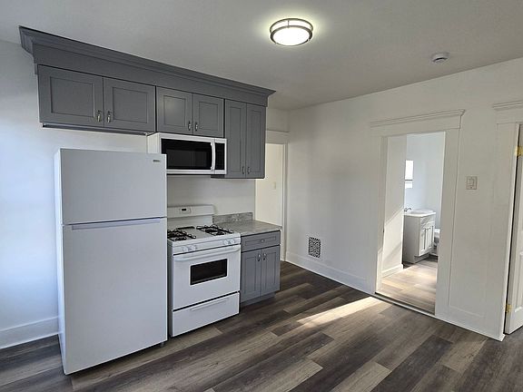 2nd image of 151 William St #2